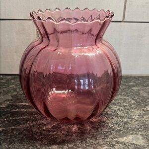 Vintage Pilgrim Cranberry Glass  Pink Glass Vase. Like new. Perfect condition.